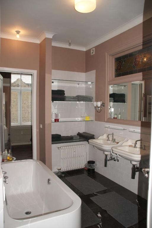One Room Ostend Room photo